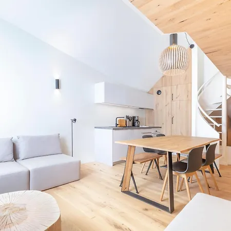 Luxueux Triplex 5 Pieces Avec Mezzanine, Renove, Balcon Et Acces Direct Aux Pistes - Fr-1-314-241