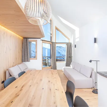 Luxueux Triplex 5 Pieces Avec Mezzanine, Renove, Balcon Et Acces Direct Aux Pistes - Fr-1-314-241 Apartment *