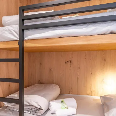 Luxueux Triplex 5 Pieces Avec Mezzanine, Renove, Balcon Et Acces Direct Aux Pistes - Fr-1-314-241